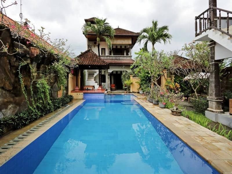 Aqira House