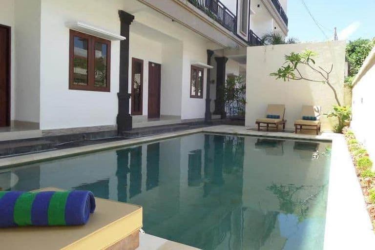 Khresna Apartments
