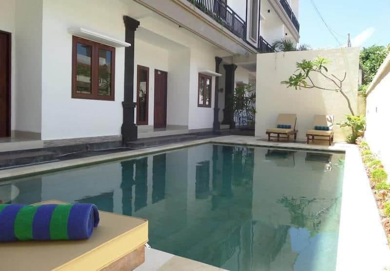 Khresna Apartments