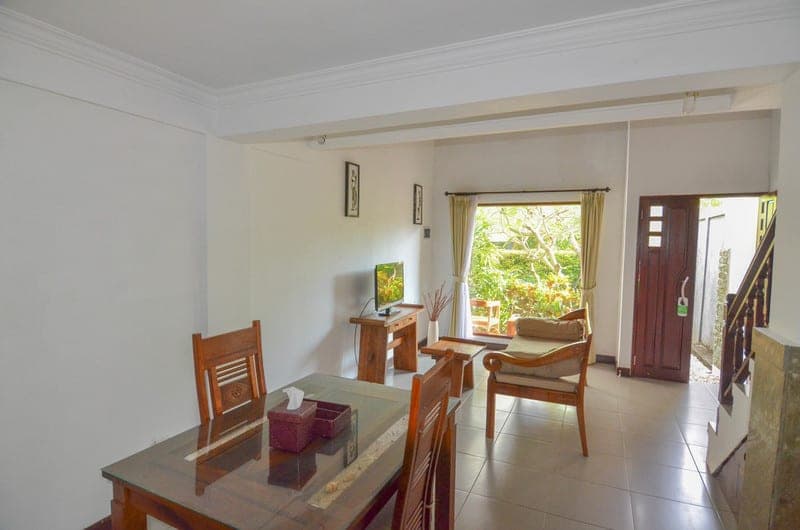 The Bali House Kerobokan 02